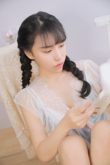 生物老师上课亲自给我们展示自己